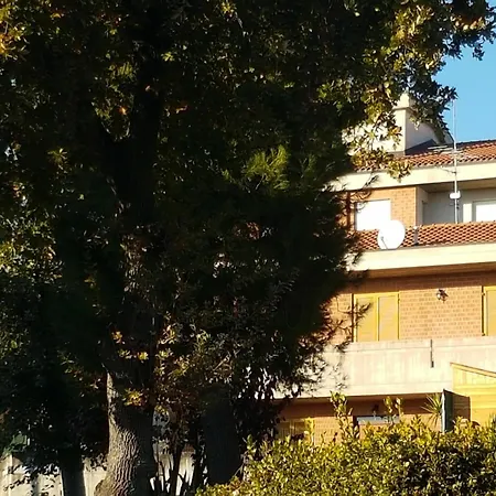 House With 5 Bedrooms In Santa Maria Apparente, With Enclosed Garden A Apartment Civitanova Marche